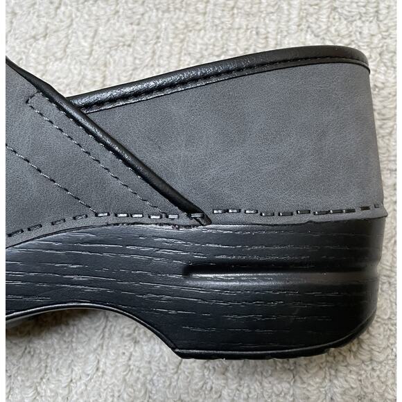 Dansko Gray Microbuck Nubuck Clogs Shoes Womens 40 US 10 NEW NWOB - Picture 4 of 10